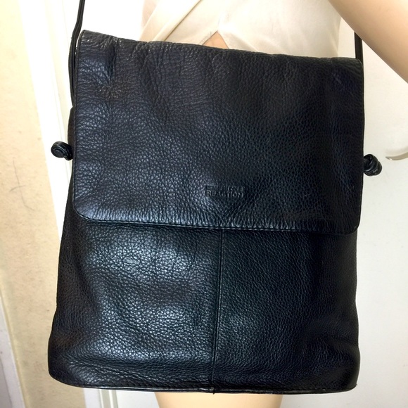 Kenneth Cole Handbags - Kenneth Cole Genuine Leather Crossbody Bag